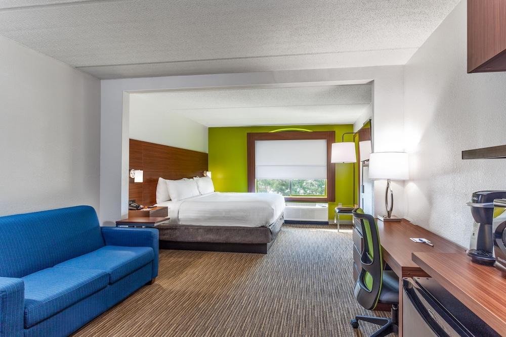 Holiday Inn Express & Suites Augusta West - Ft Gordon Area By Ihg Exterior foto