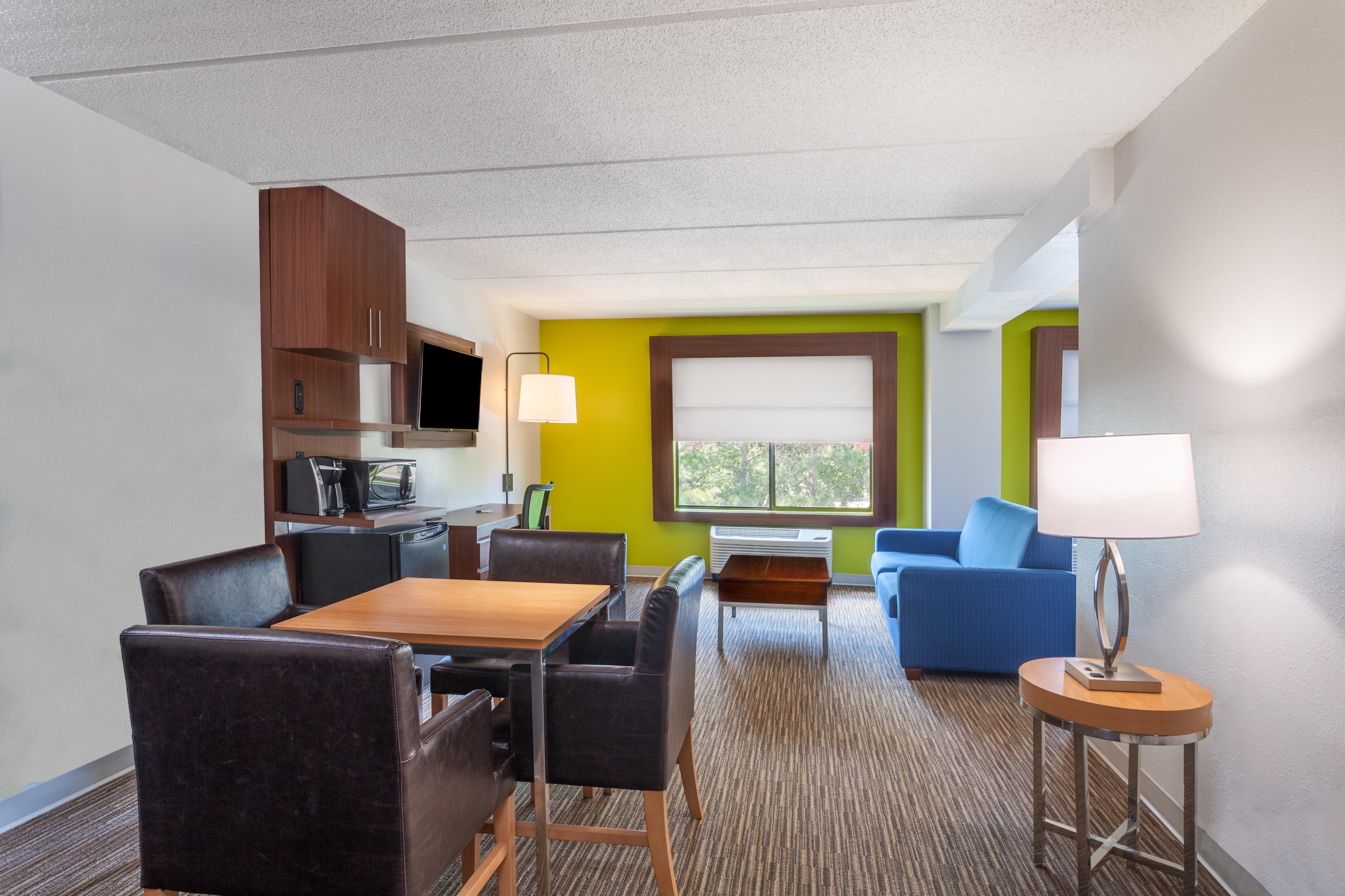 Holiday Inn Express & Suites Augusta West - Ft Gordon Area By Ihg Exterior foto